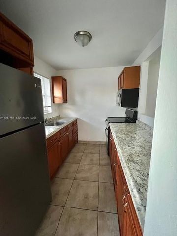 2746 Johnson St w, Hollywood, FL 33020