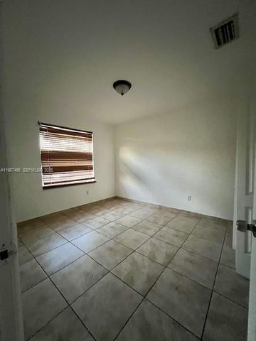 2746 Johnson St w, Hollywood, FL 33020