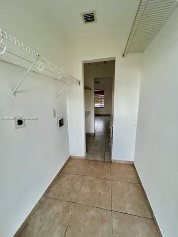 2746 Johnson St w, Hollywood, FL 33020