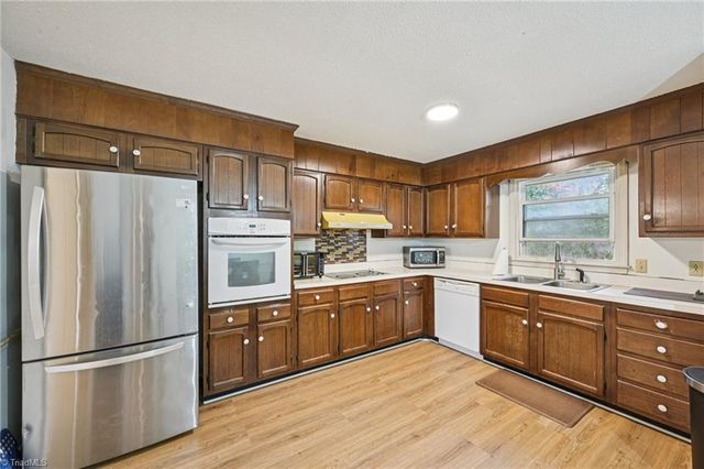 4407 Bromley Drive, Greensboro, NC 27406