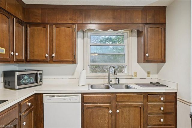 4407 Bromley Drive, Greensboro, NC 27406