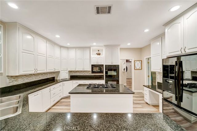 8739 W Avenue C8, Lancaster, CA 93536