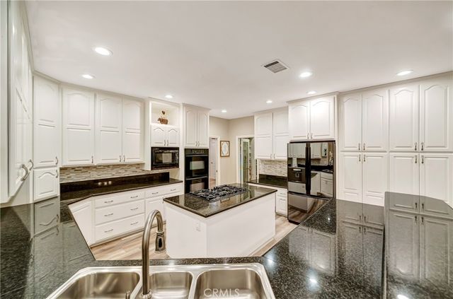 8739 W Avenue C8, Lancaster, CA 93536