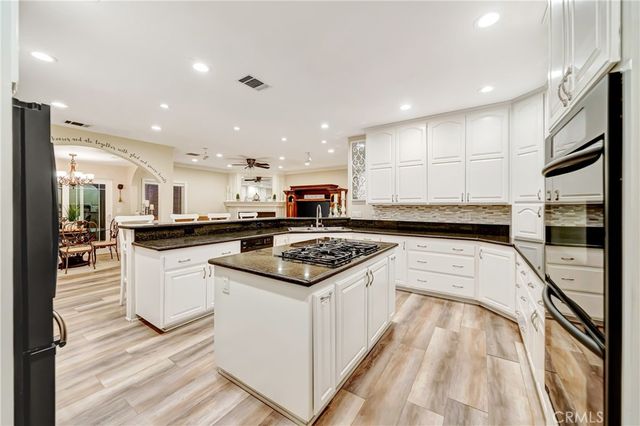8739 W Avenue C8, Lancaster, CA 93536