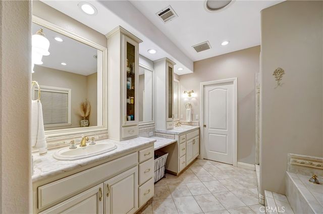 8739 W Avenue C8, Lancaster, CA 93536