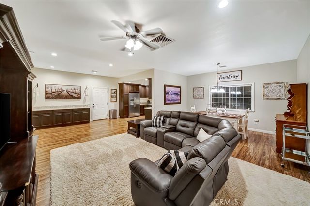 8739 W Avenue C8, Lancaster, CA 93536