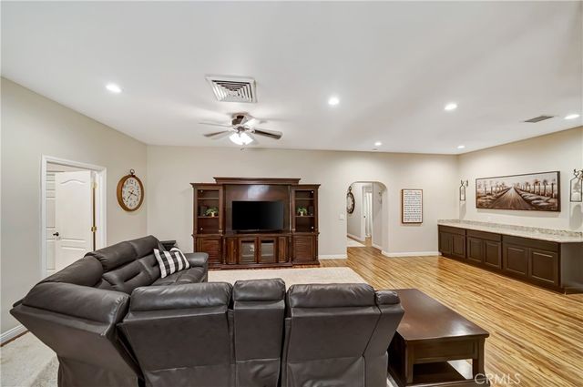 8739 W Avenue C8, Lancaster, CA 93536
