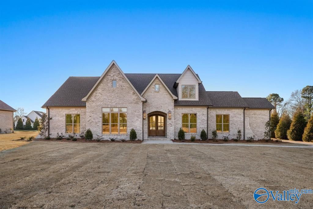 106 Randal Lane, Florence, AL 35634