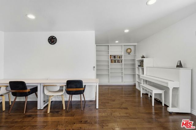 18342 Blackhawk Street, Porter Ranch (los Angeles), CA 91326