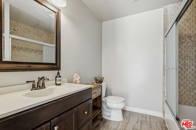 18342 Blackhawk Street, Porter Ranch (los Angeles), CA 91326