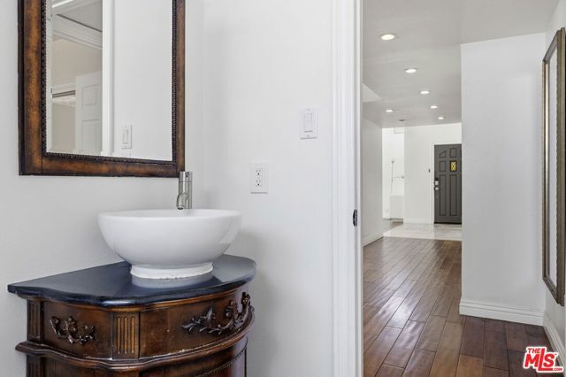 18342 Blackhawk Street, Porter Ranch (los Angeles), CA 91326