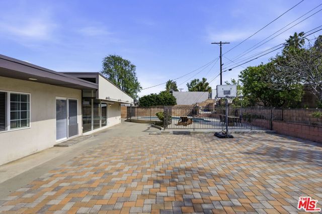 18342 Blackhawk Street, Porter Ranch (los Angeles), CA 91326