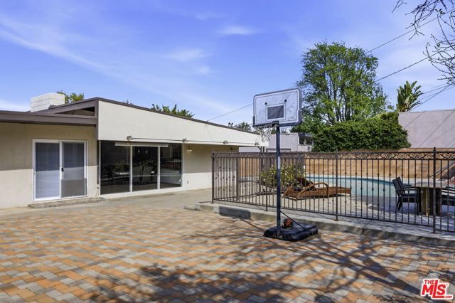 18342 Blackhawk Street, Porter Ranch (los Angeles), CA 91326