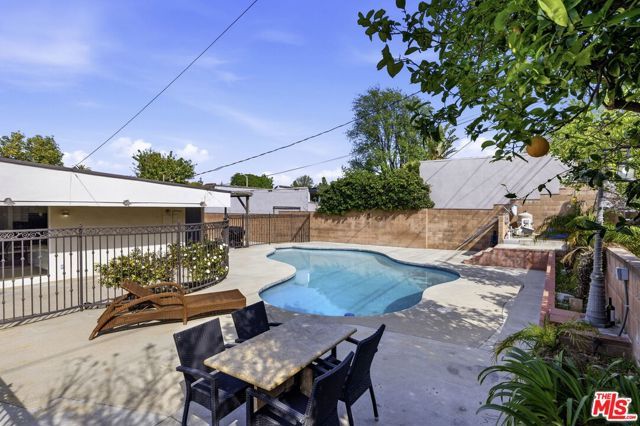 18342 Blackhawk Street, Porter Ranch (los Angeles), CA 91326