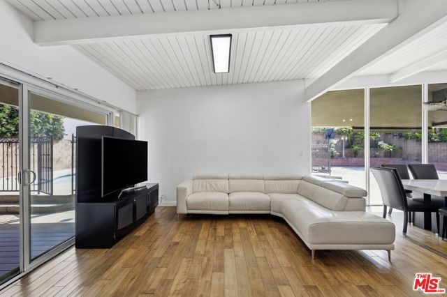 18342 Blackhawk Street, Porter Ranch (los Angeles), CA 91326