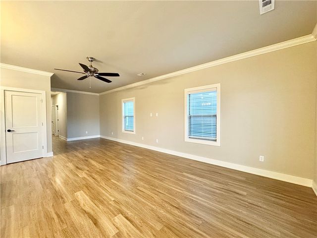 812 NE Heights Lane, Bentonville, AR 72712