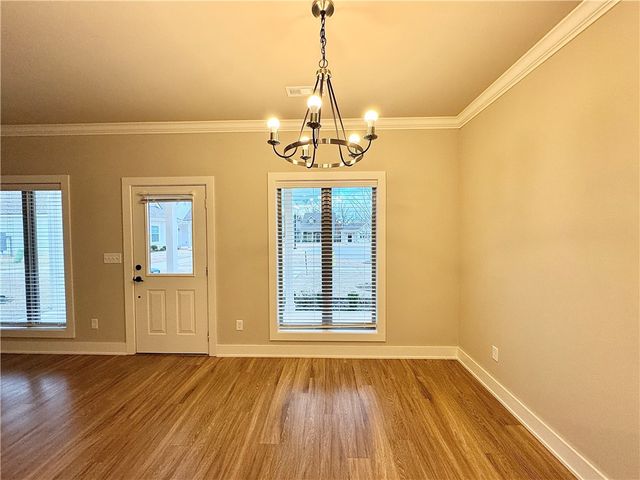 812 NE Heights Lane, Bentonville, AR 72712