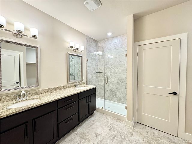 812 NE Heights Lane, Bentonville, AR 72712