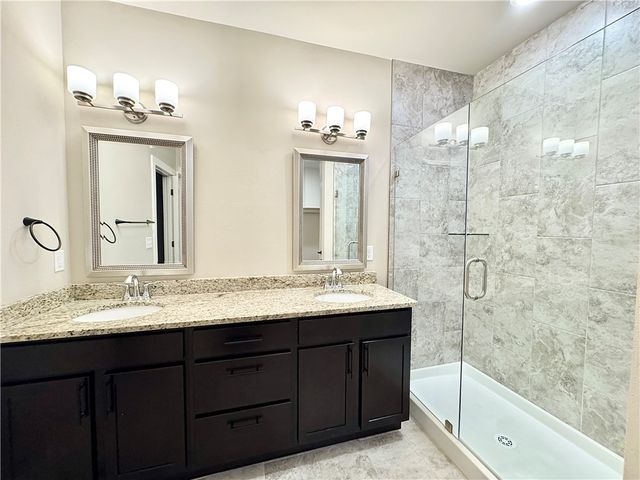 812 NE Heights Lane, Bentonville, AR 72712