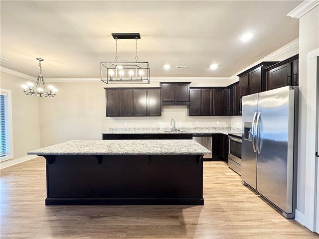 812 NE Heights Lane, Bentonville, AR 72712