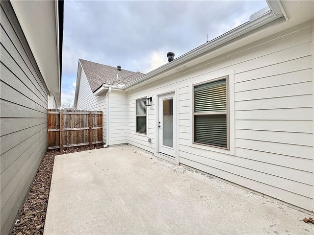 812 NE Heights Lane, Bentonville, AR 72712