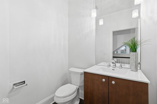 1905 W Main Street, Carmel, IN 46032