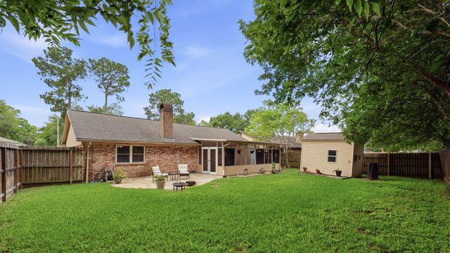 2022 Arcadia Drive, Sugar Land, TX 77498