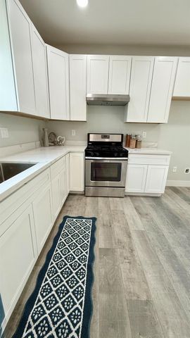 228 W Willow St, Stockton, CA 95203