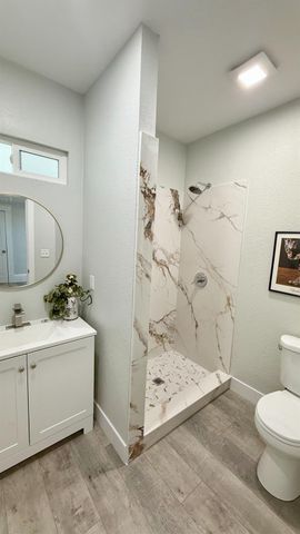 228 W Willow St, Stockton, CA 95203