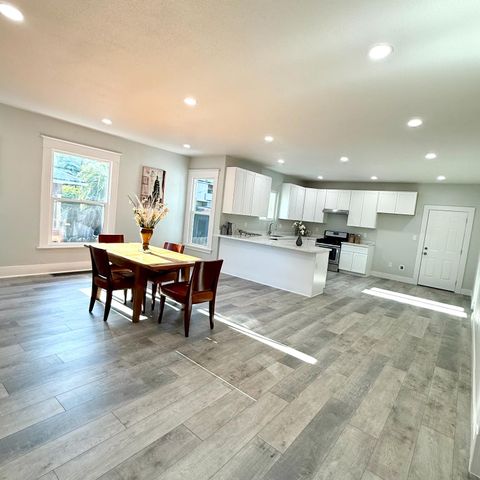 228 W Willow St, Stockton, CA 95203