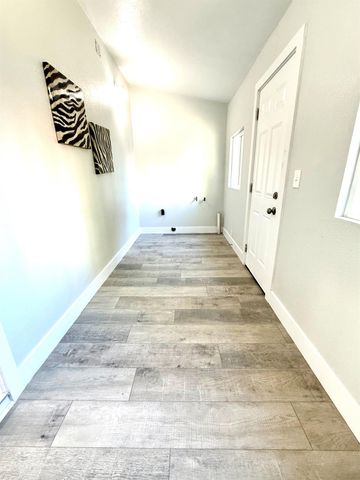 228 W Willow St, Stockton, CA 95203