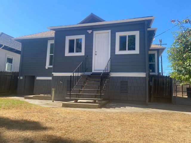 228 W Willow St, Stockton, CA 95203