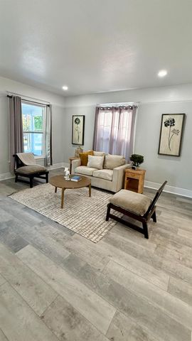 228 W Willow St, Stockton, CA 95203