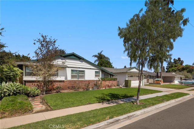 2439 E Paradise Road, Anaheim, CA 92806