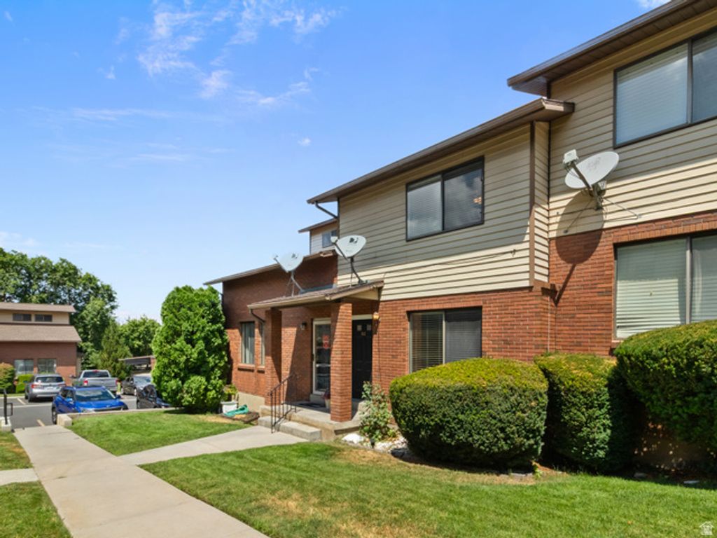 1113 COUNTRY HILLS DR #B2, Ogden, UT 84403 — photo 2