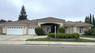 3255 Hollow Avenue, Madera, CA 93637