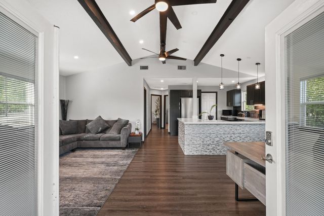3802 Bayshore Drive, Bacliff, TX 77518