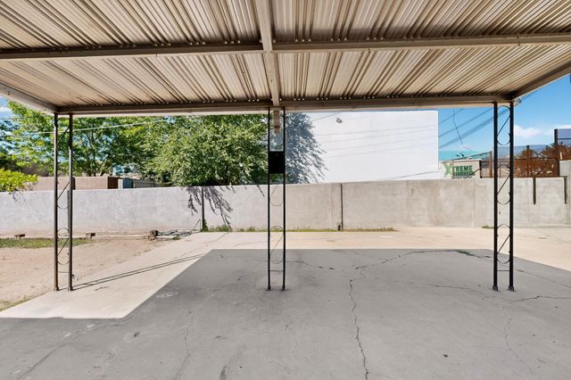 5001 Douglas Macarthur Road NE, Albuquerque, NM 87110