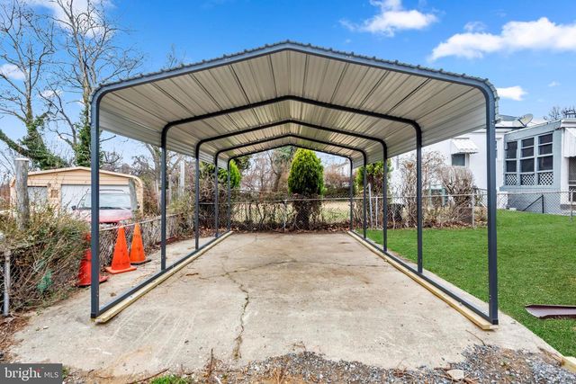 5025 ADDISON RD, Capitol Heights, MD 20743