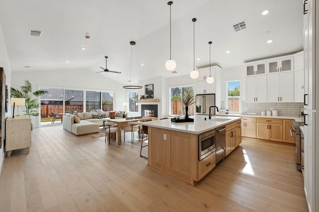 1510 Mission Ave, Carmichael, CA 95608