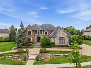 21081 Equestrian Trail, Novi, MI 48167