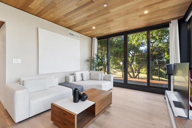 19751 Hicks Road, Los Gatos, CA 95032