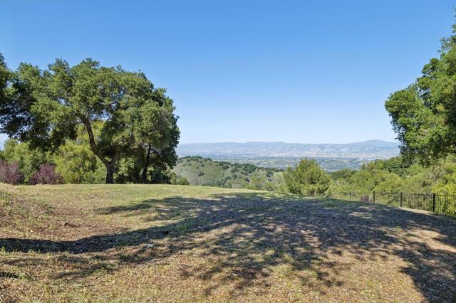 19751 Hicks Road, Los Gatos, CA 95032