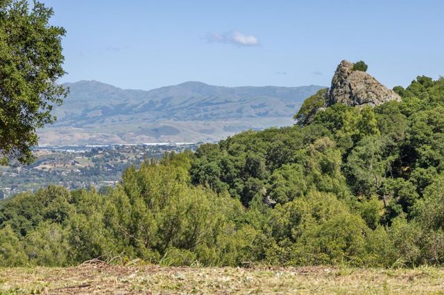 19751 Hicks Road, Los Gatos, CA 95032