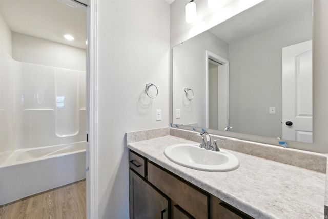 5207 Mountain Sky Cove, Fort Wayne, IN 46818