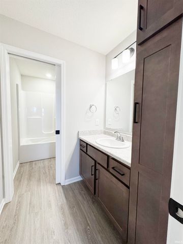 5207 Mountain Sky Cove, Fort Wayne, IN 46818