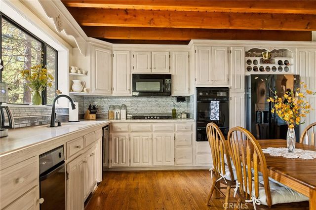 31071 Mountain Oak, Running Springs, CA 92382