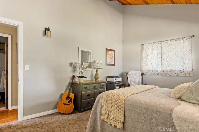 31071 Mountain Oak, Running Springs, CA 92382
