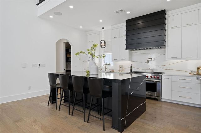 6725 Halcyon Way, Alpharetta, GA 30005