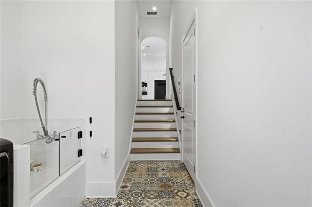 6725 Halcyon Way, Alpharetta, GA 30005